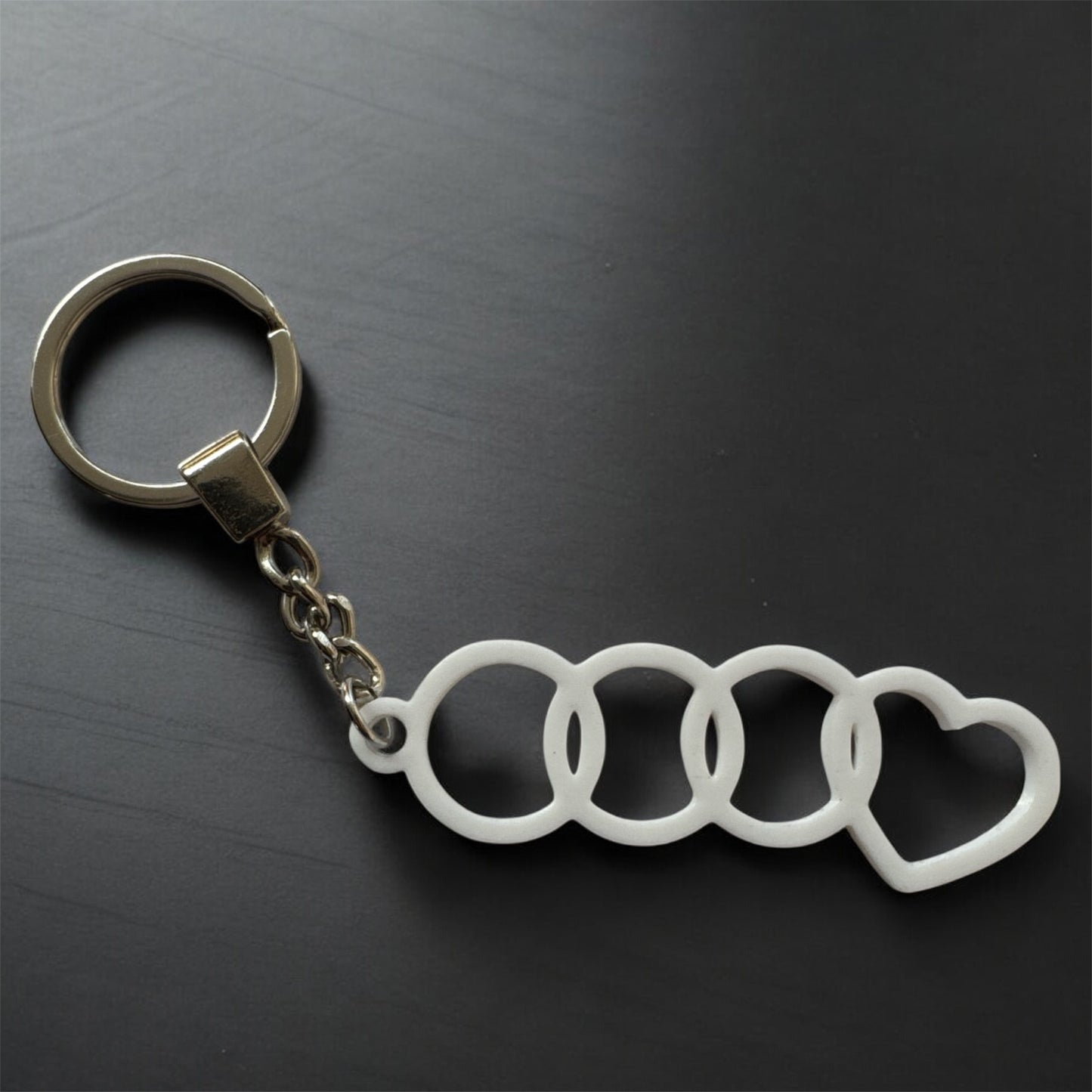 🔑 Ключодържател Audi Love