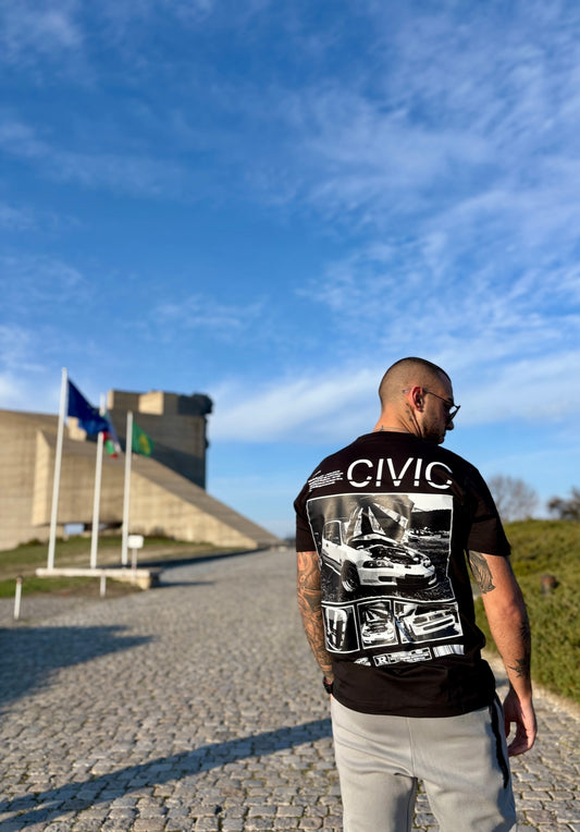 Персонализирана тениска (Черно-бял дизайн🖤 )