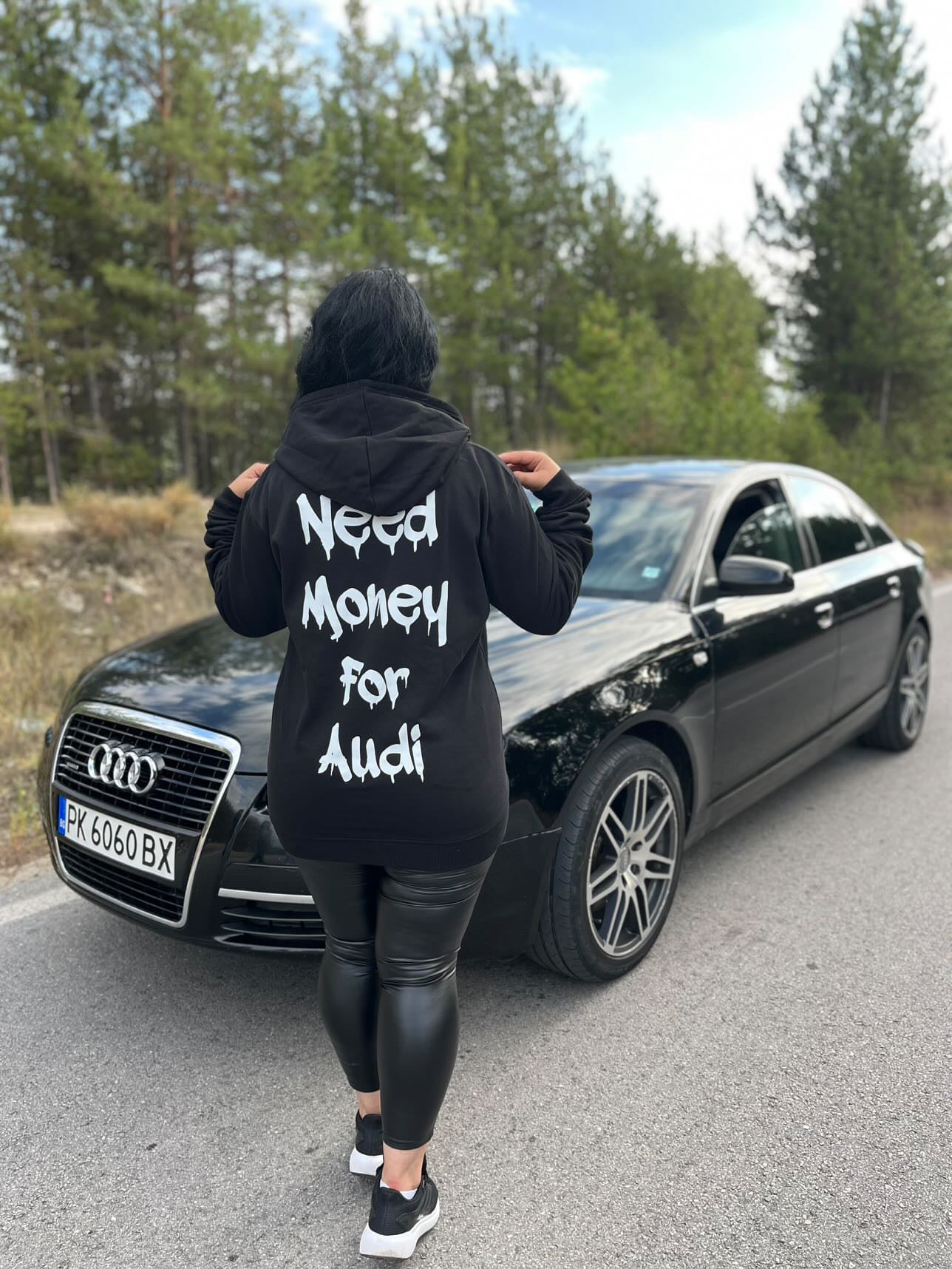 Суичър "Need Money for Audi"