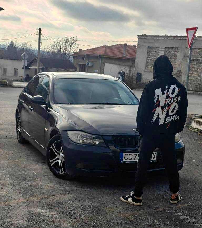 Суичър "No Risk No BMW – Beast Edition"