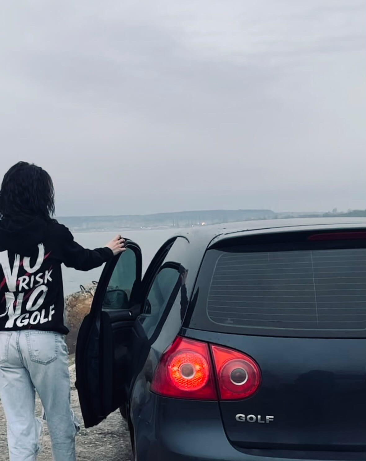 Суичър "No Risk No Golf – Beast Edition"