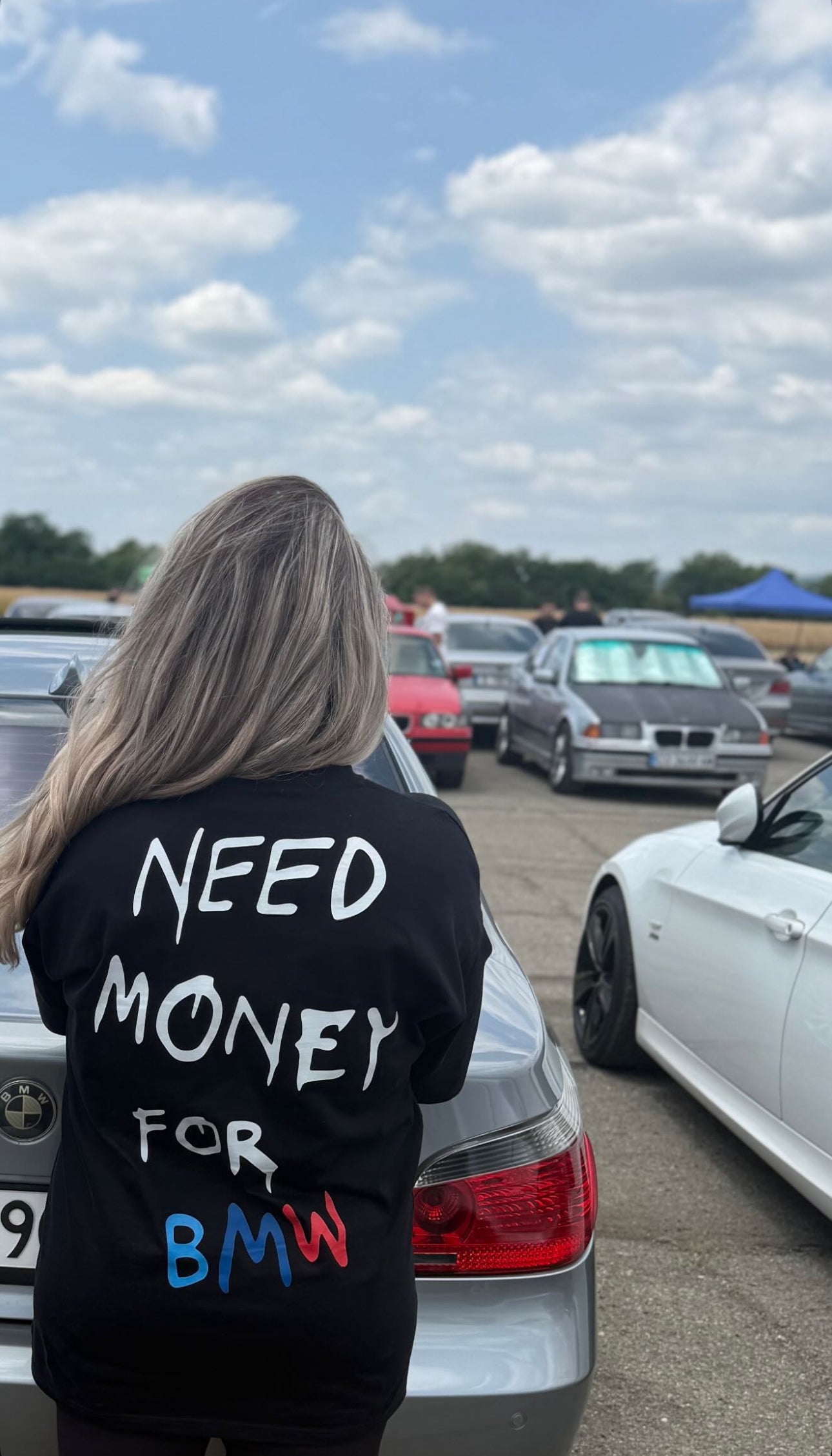 Тениска "Need Money for BMW"