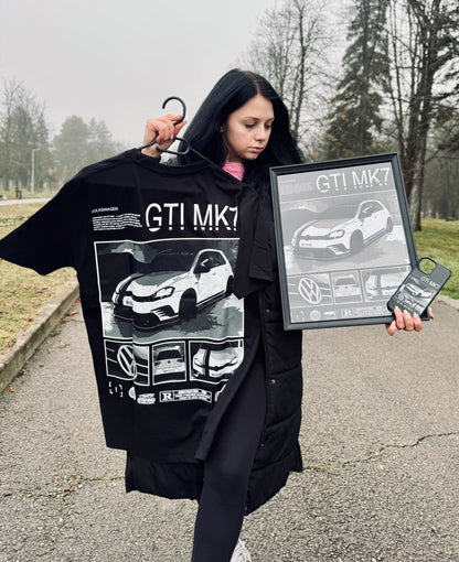 Персонализиран МЕГА Комплект: Тениска + кейс + постер по твоя кола